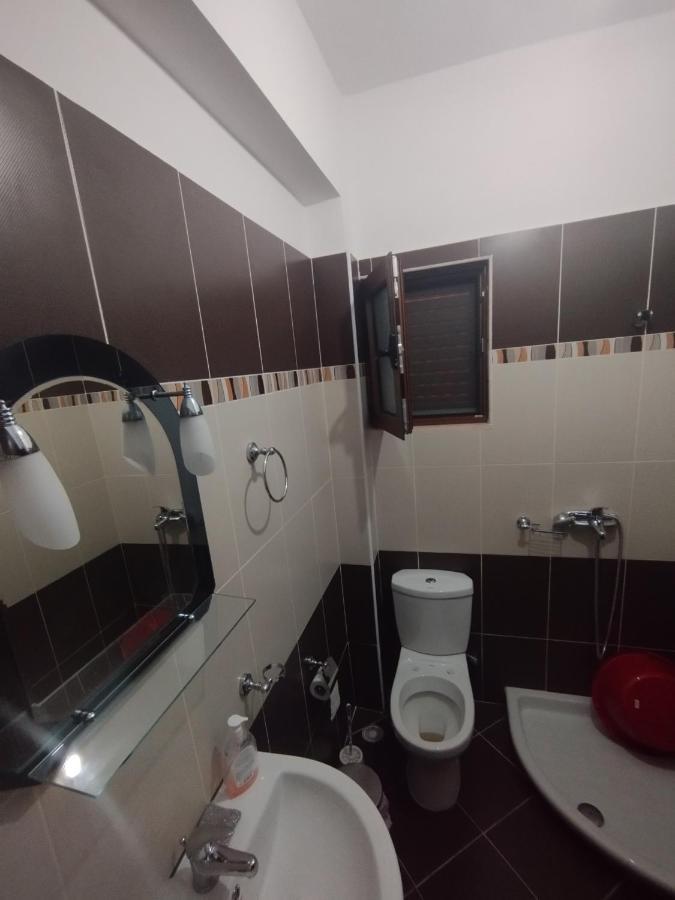 Ahmeti Rooms Ксамил Екстериор снимка